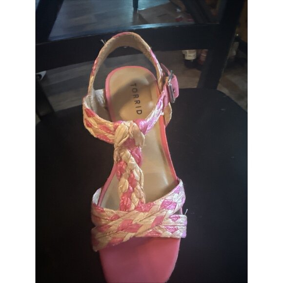 Torrid Womens Strap Size 7.5 Wide  Platform Shoes Raffia Pink Chunky Sandals - Picture 5 of 5